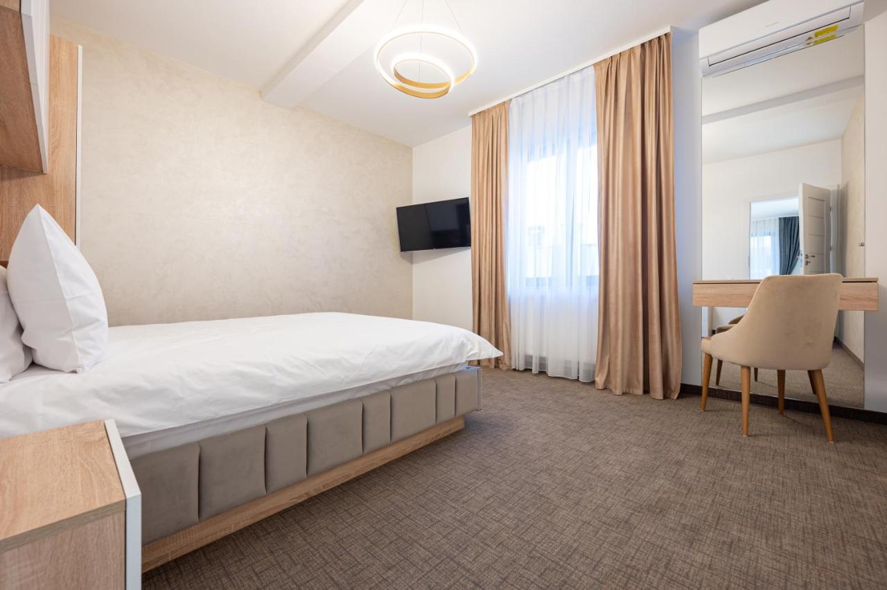 Klia Hotel Sînmartin Kültér fotó